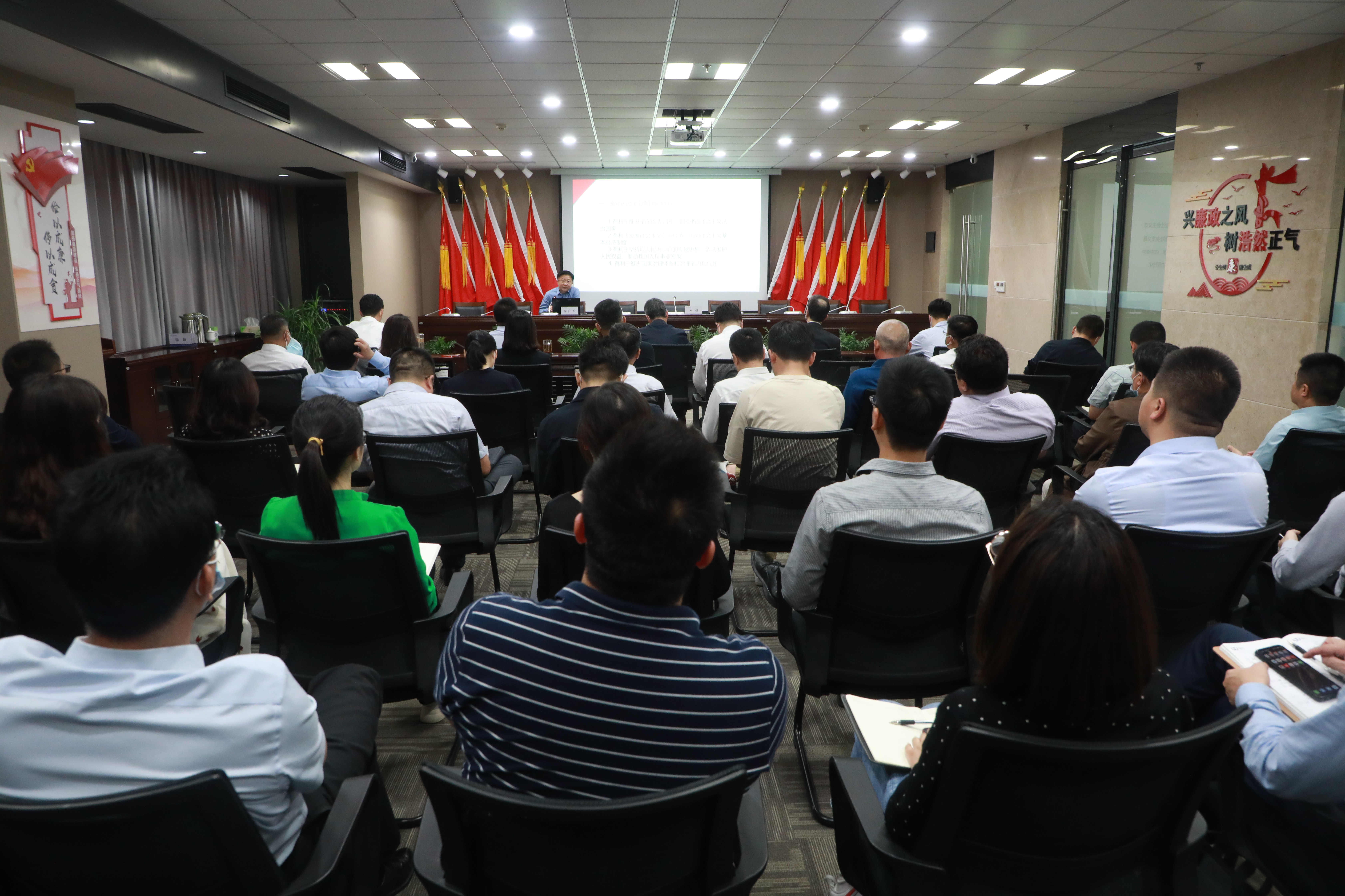 ffc6c40be9b2e7fa6d6705dbfa6a966.jpg