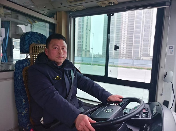 1-1路駕駛員黃國成.jpg