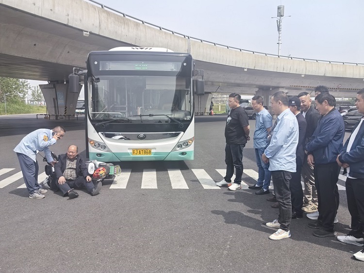 道路交通事故應急處置2.jpg